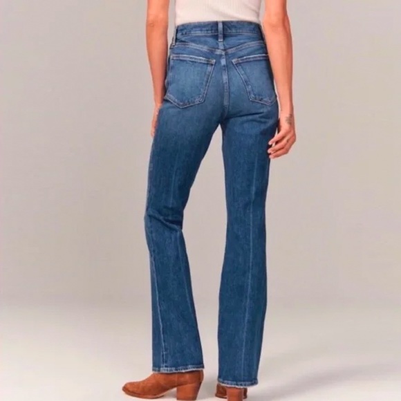 Abercrombie & Fitch - The '70s Vintage Flare Ultra High Rise Jeans - Medium Wash - Picture 4 of 12